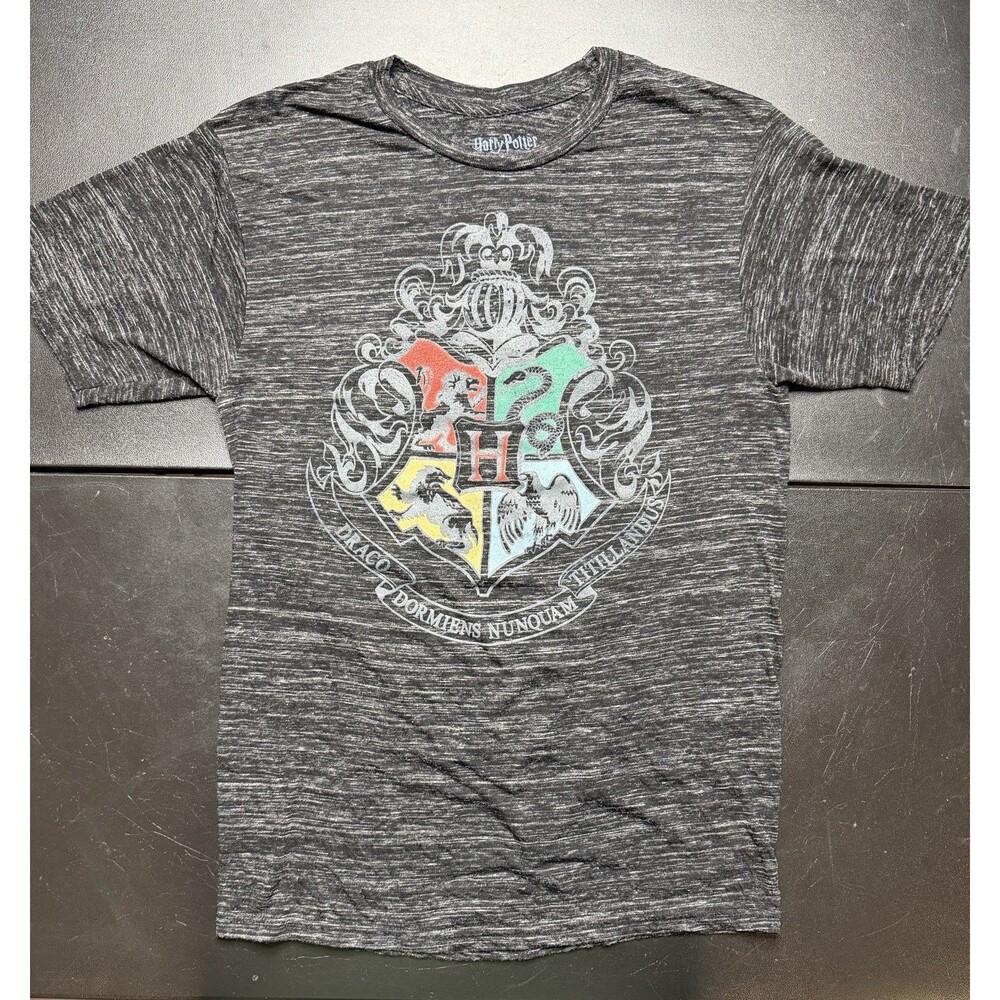 Harry Potter T-Shirt - Four Color Hogwarts Crest Draco Dormiens Mingus Titilland